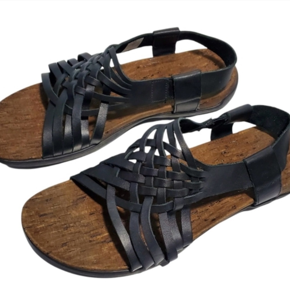 Merrell district Mahana women’s Black Strappy Sandals size 9